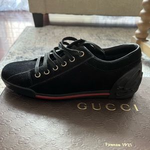 - GUCCI MEN Suede Leather black ,size 39